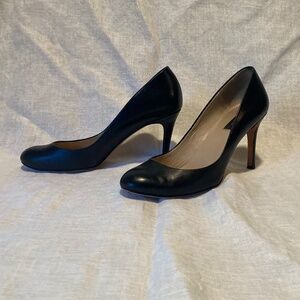 Ann Taylor classic pumps 8.5